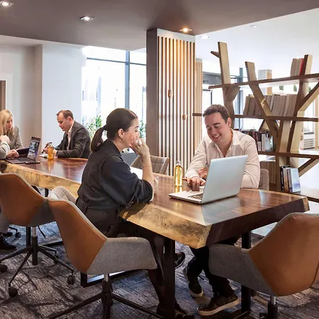 Novotel Lausanne Bussigny Otel Crissier