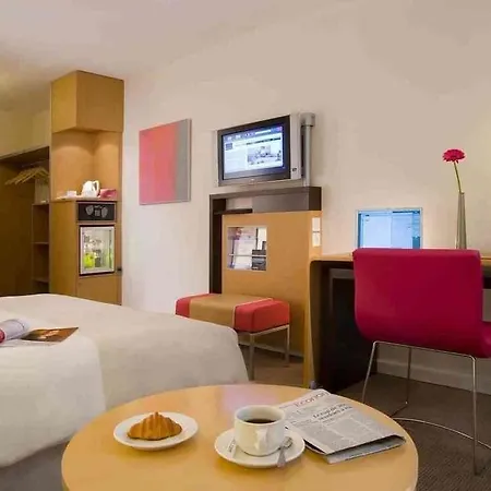 Novotel Lausanne Bussigny Otel 4*
