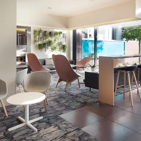 Hotel Novotel Lausanne Bussigny 4*